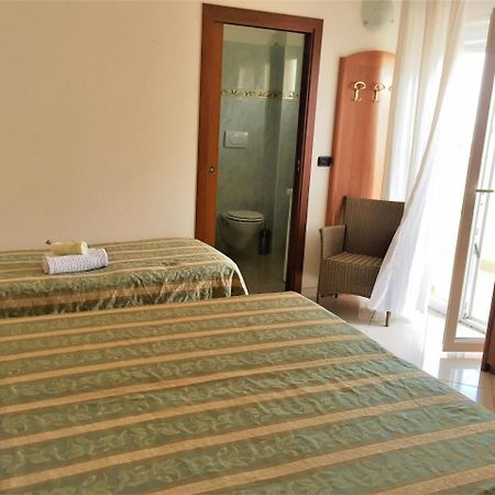 Hotel Villa Linda - Family Hotel - Nuova Costruzione Antisismica Riccione Zewnętrze zdjęcie