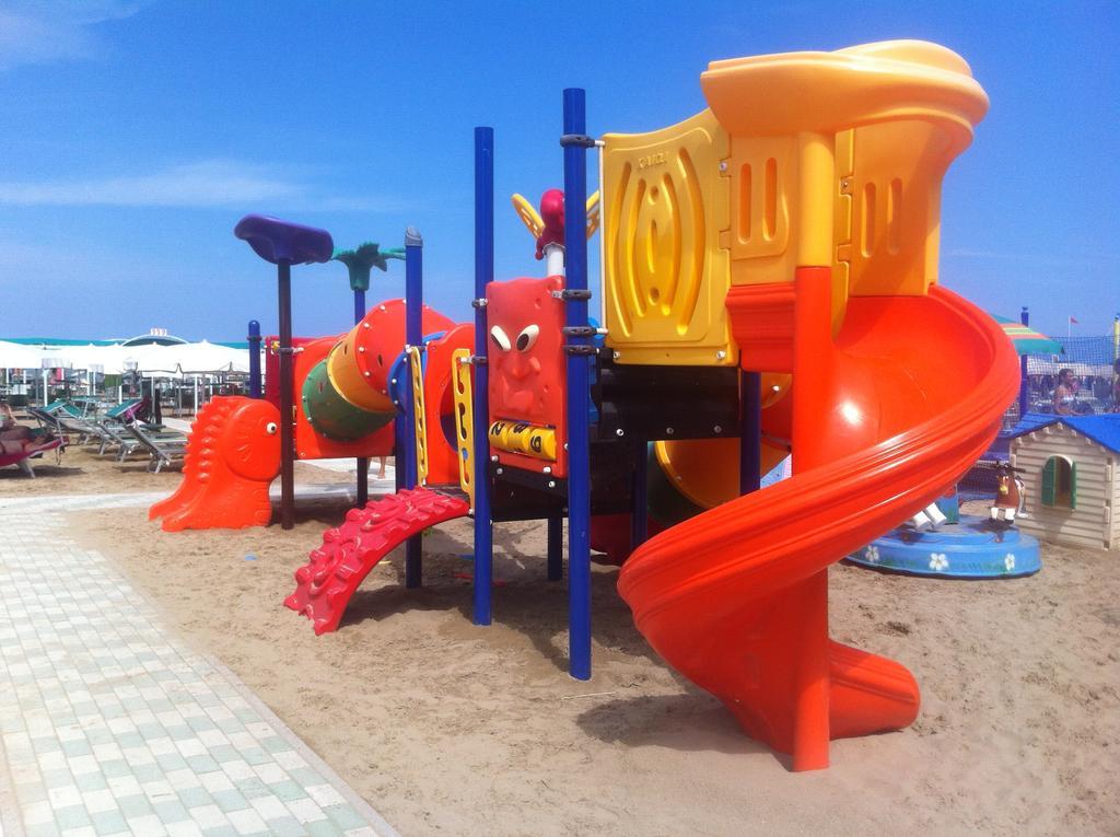 Hotel Villa Linda - Family Hotel - Nuova Costruzione Antisismica Riccione Zewnętrze zdjęcie