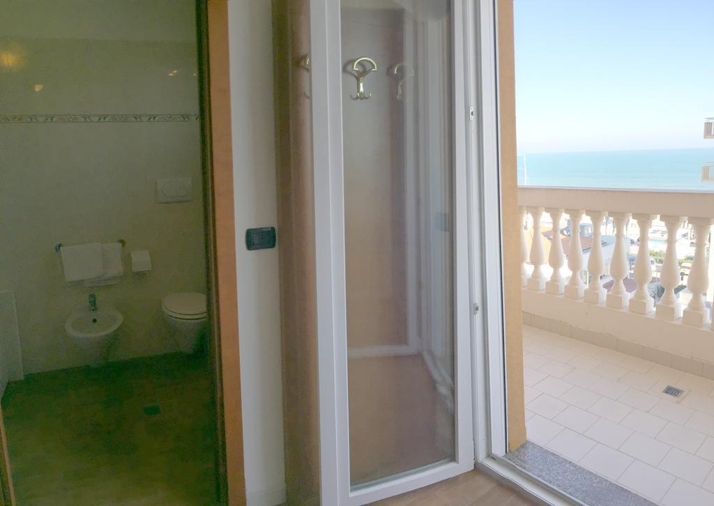 Hotel Villa Linda - Family Hotel - Nuova Costruzione Antisismica Riccione Zewnętrze zdjęcie