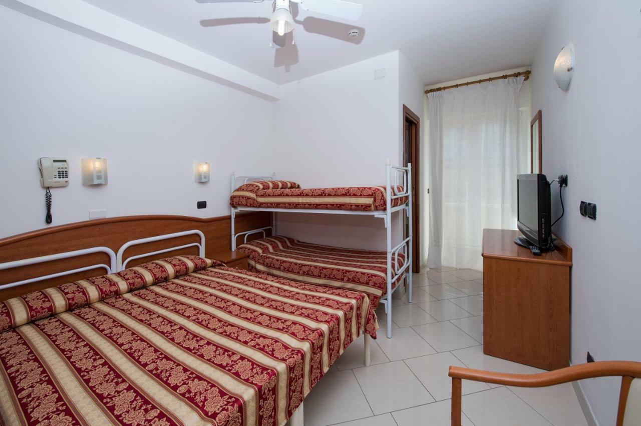 Hotel Villa Linda - Family Hotel - Nuova Costruzione Antisismica Riccione Zewnętrze zdjęcie